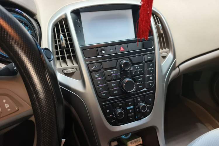 Used Buick GT 2013 GT 1.6L Manual Entry-Level Model Audio And AC Panel
