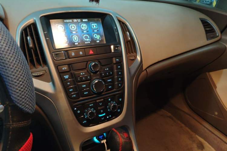 Used Buick GT 2013 GT 1.6L Automatic Fashion Edition Audio And AC Panel
