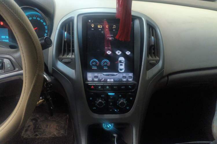 Used Buick GT 2013 GT 1.6L Manual Entry-Level Model Audio And AC Panel