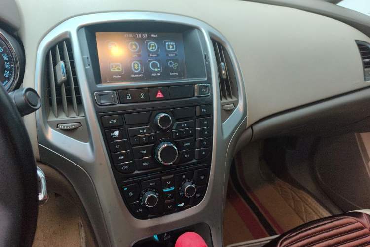 Used Buick GT 2013 GT 1.6L Automatic Fashion Edition Audio And AC Panel