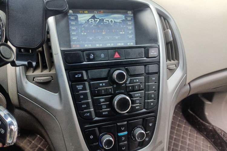 Used Buick GT 2013 GT 1.6L Automatic Comfort Edition Audio And AC Panel