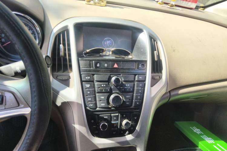 Used Buick GT 2013 GT 1.6L Manual Entry-Level Model Audio And AC Panel