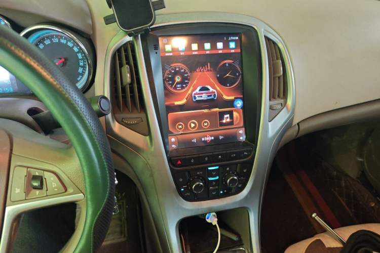 Used Buick GT 2013 GT 1.6L Manual Entry-Level Model Audio And AC Panel