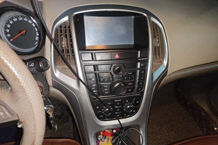 Used Buick GT 2013 GT 1.6L Manual Entry-Level Model Audio And AC Panel