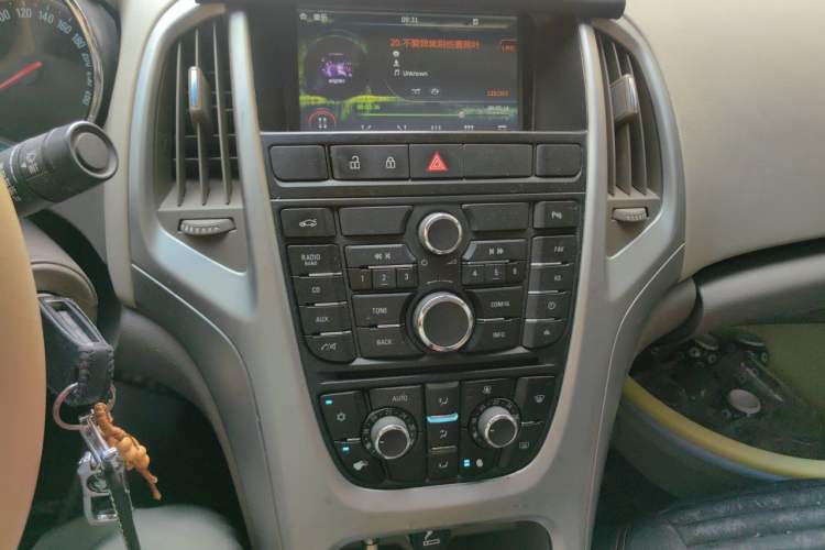 Used Buick GT 2013 GT 1.6L Manual Entry-Level Model Audio And AC Panel