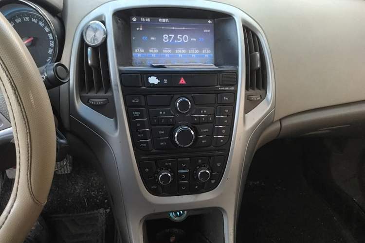 Used Buick GT 2013 GT 1.6L Manual Entry-Level Model Audio And AC Panel