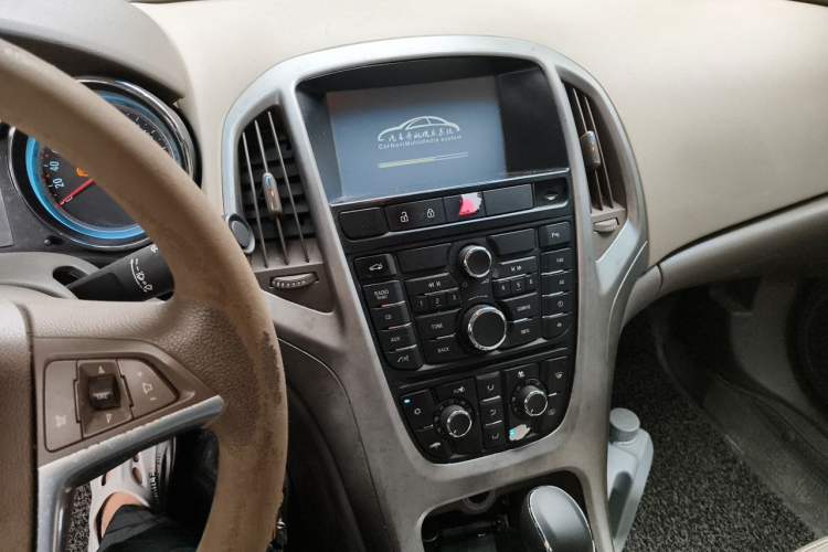 Used Buick GT 2013 GT 1.6L Automatic Fashion Edition Audio And AC Panel