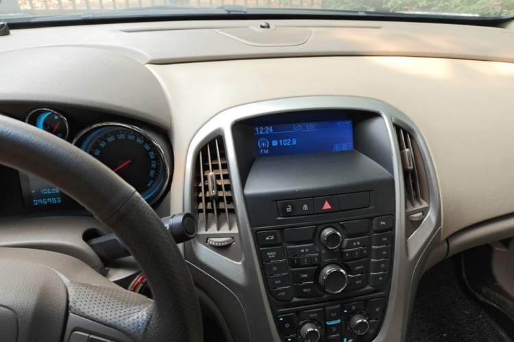Used Buick GT 2013 GT 1.6L Manual Entry-Level Model Audio And AC Panel