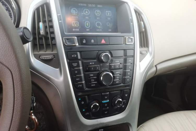 Used Buick GT 2013 GT 1.6L Manual Comfort Edition Audio And AC Panel