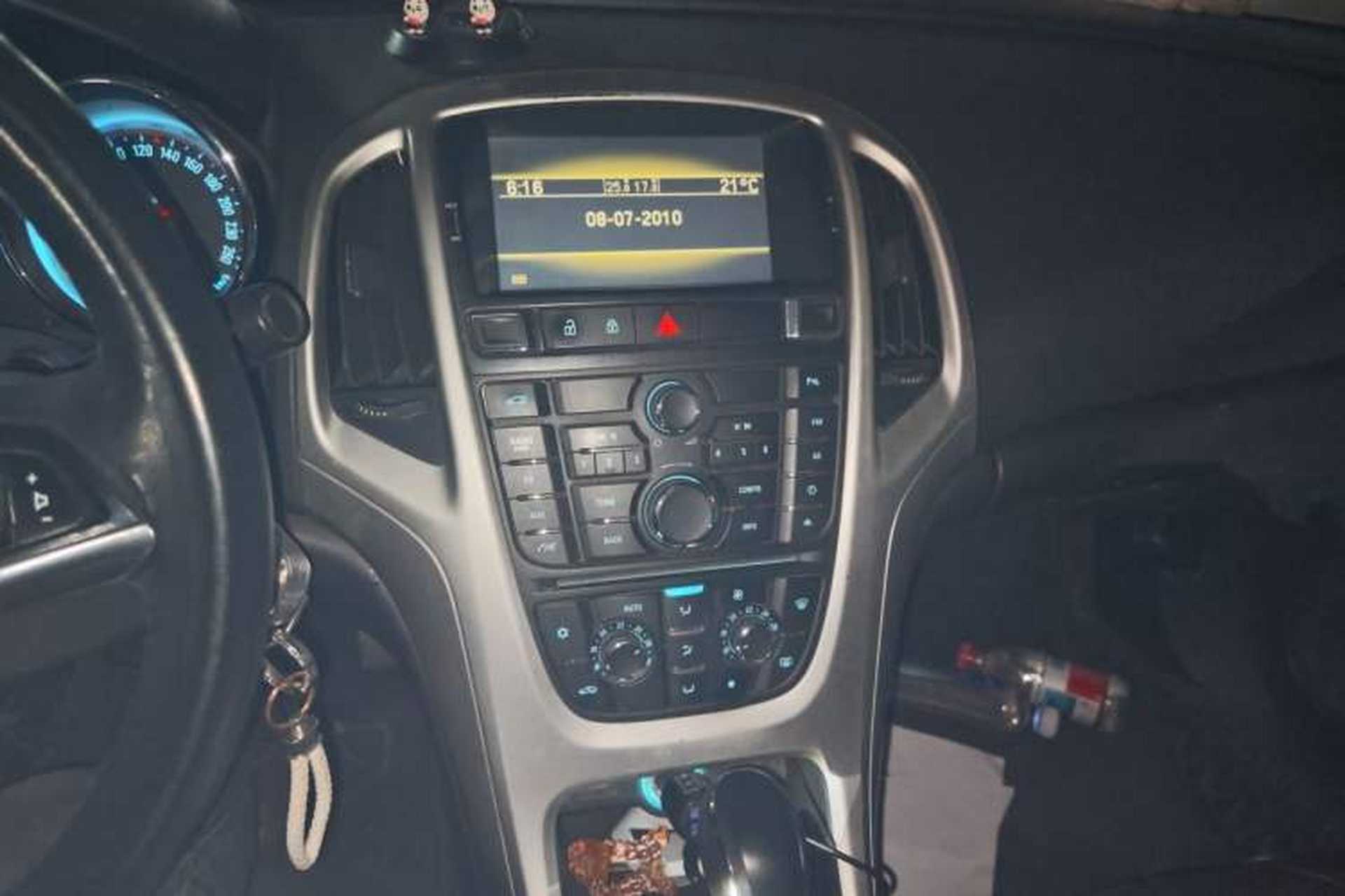 Used Buick GT 2013 GT 1.8L Automatic Fashion Edition Audio And AC Panel