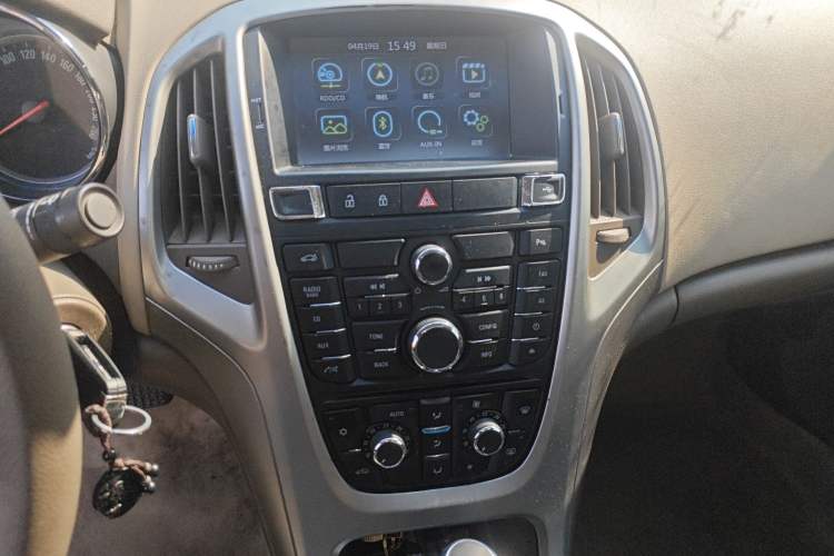 Used Buick GT 2013 GT 1.6L Automatic Fashion Edition Audio And AC Panel