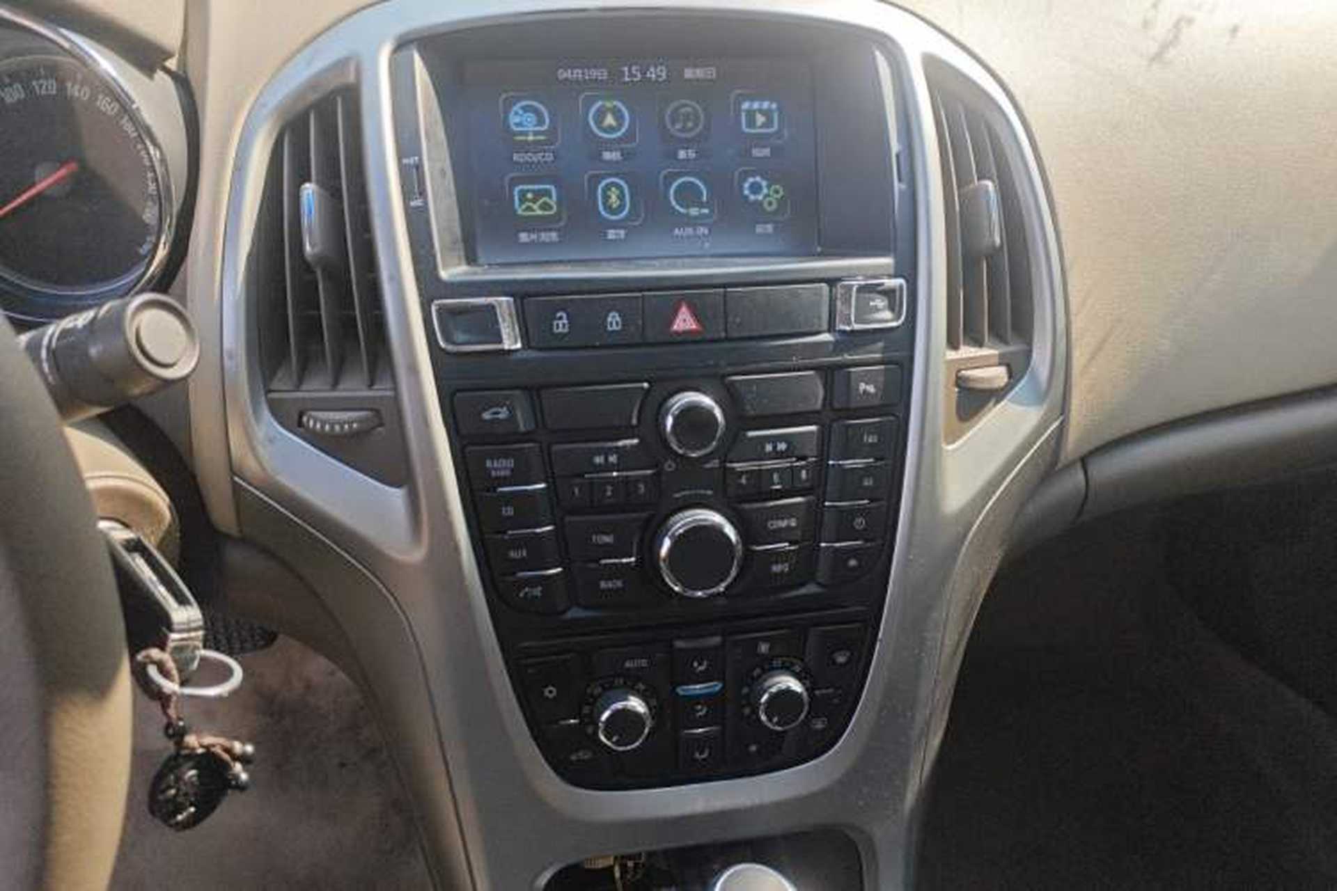 Used Buick GT 2013 GT 1.6L Automatic Fashion Edition Audio And AC Panel