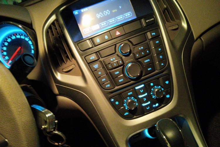 Used Buick GT 2013 GT 1.6L Automatic Fashion Edition Audio And AC Panel