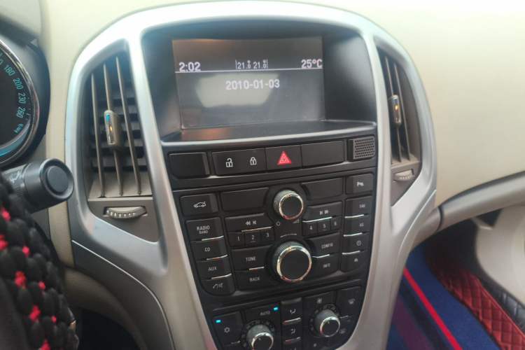 Used Buick GT 2013 GT 1.6L Manual Entry-Level Model Audio And AC Panel