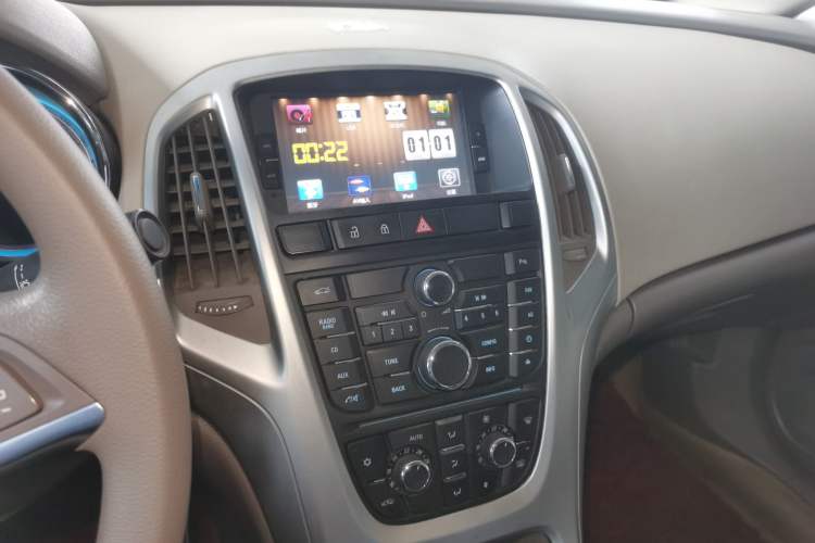 Used Buick GT 2013 GT 1.6L Manual Entry-Level Model Audio And AC Panel