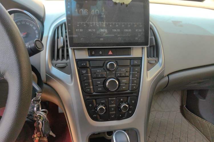 Used Buick GT 2013 GT 1.6L Automatic Fashion Edition Audio And AC Panel