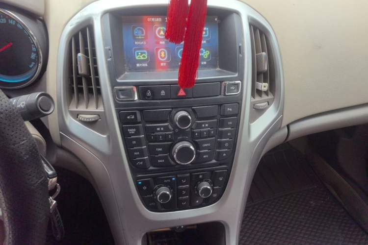 Used Buick GT 2013 GT 1.6L Manual Entry-Level Model Audio And AC Panel