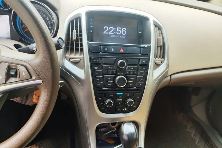 Used Buick GT 2013 GT 1.6L Automatic Fashion Edition Audio And AC Panel