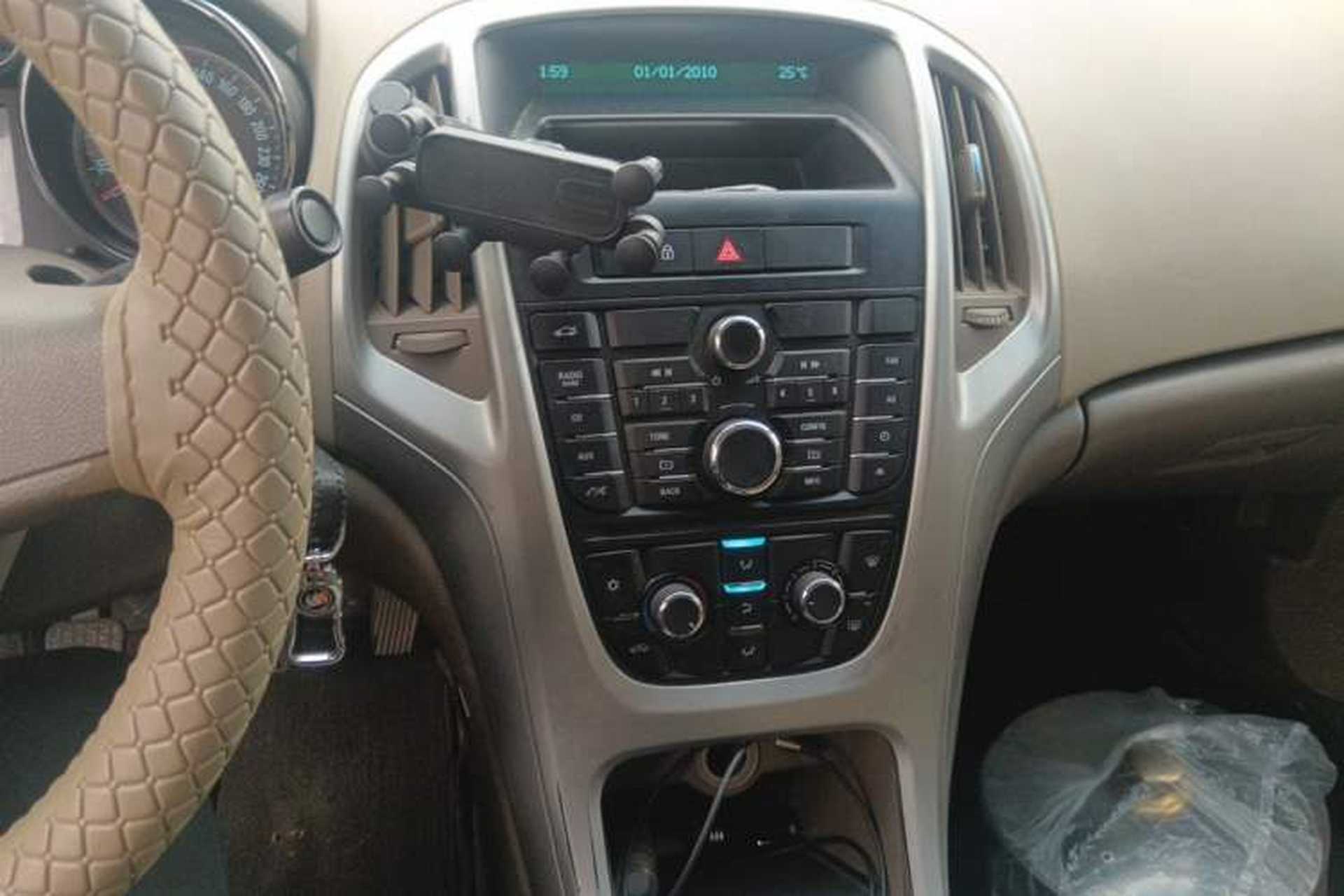 Used Buick GT 2013 GT 1.6L Manual Comfort Edition Audio And AC Panel
