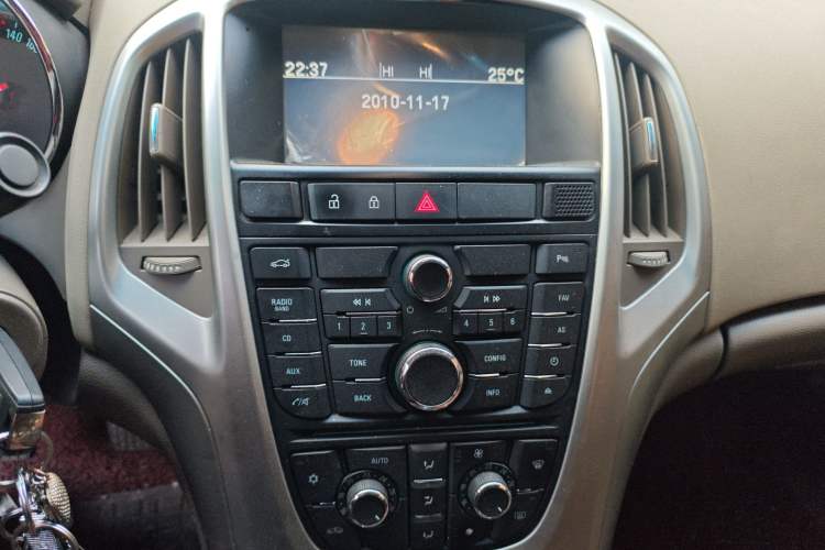 Used Buick GT 2013 GT 1.6L Manual Entry-Level Model Audio And AC Panel
