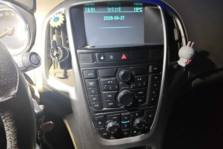Used Buick GT 2013 GT 1.6L Manual Entry-Level Model Audio And AC Panel