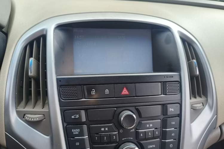 Used Buick GT 2013 GT 1.6L Manual Entry-Level Model Audio And AC Panel