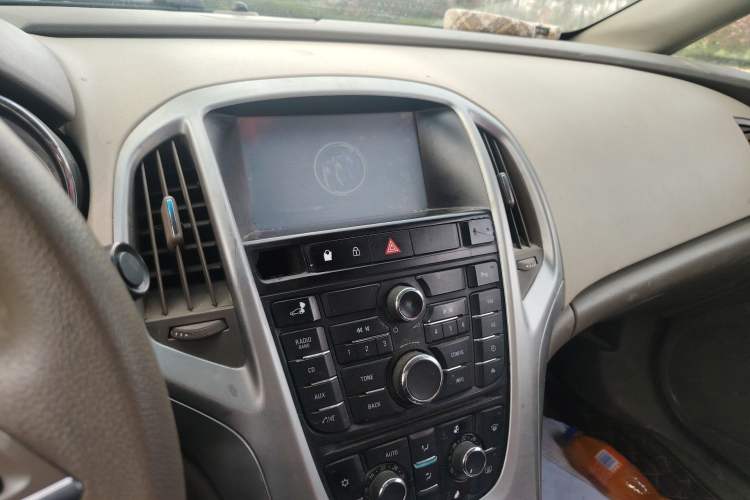 Used Buick GT 2013 GT 1.6L Manual Entry-Level Model Audio And AC Panel