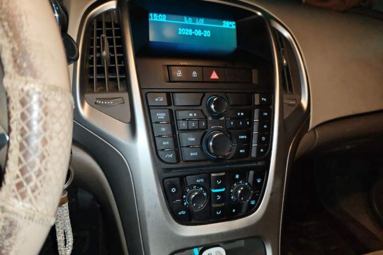 Used Buick GT 2013 GT 1.6L Manual Entry-Level Model Audio And AC Panel
