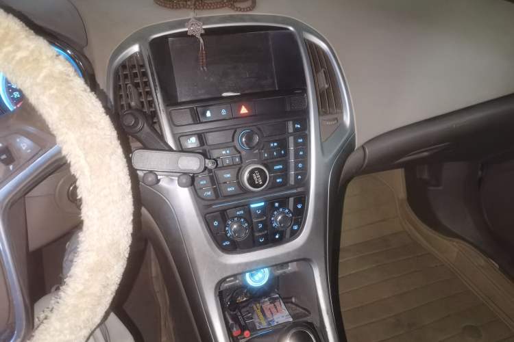 Used Buick GT 2013 GT 1.6L Manual Entry-Level Model Audio And AC Panel