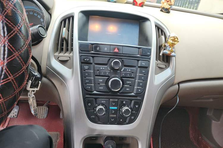 Used Buick GT 2013 GT 1.6L Manual Entry-Level Model Audio And AC Panel