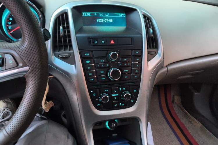 Used Buick GT 2013 GT 1.6L Manual Entry-Level Model Audio And AC Panel