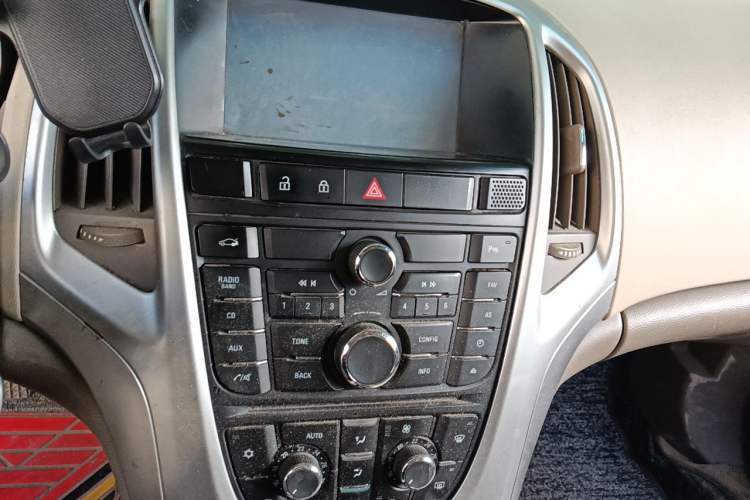 Used Buick GT 2013 GT 1.6L Manual Entry-Level Model Audio And AC Panel
