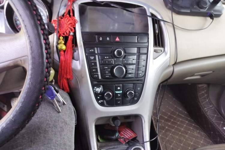 Used Buick GT 2013 GT 1.6L Manual Comfort Edition Audio And AC Panel