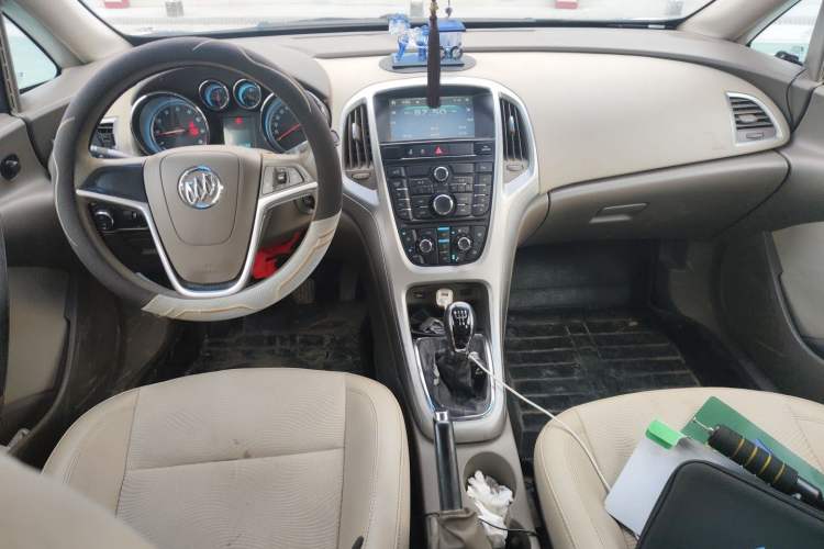 Used Buick GT 2013 GT 1.6L Manual Entry-Level Model Center Console