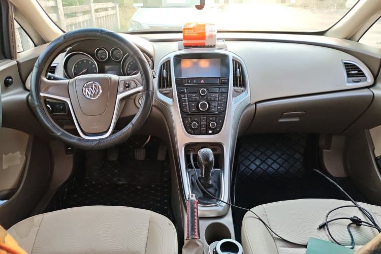 Used Buick GT 2013 GT 1.6L Manual Entry-Level Model Center Console