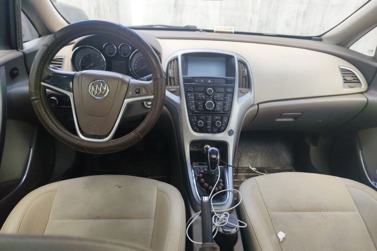 Used Buick GT 2013 GT 1.6L Manual Entry-Level Model Center Console