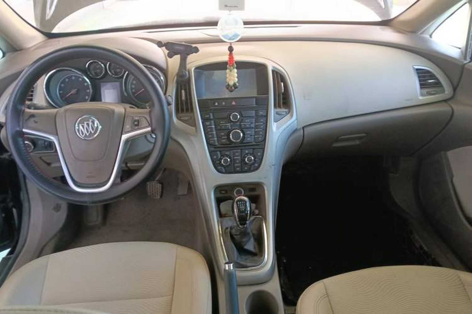 Used Buick GT 2013 GT 1.6L Manual Entry-Level Model Center Console
