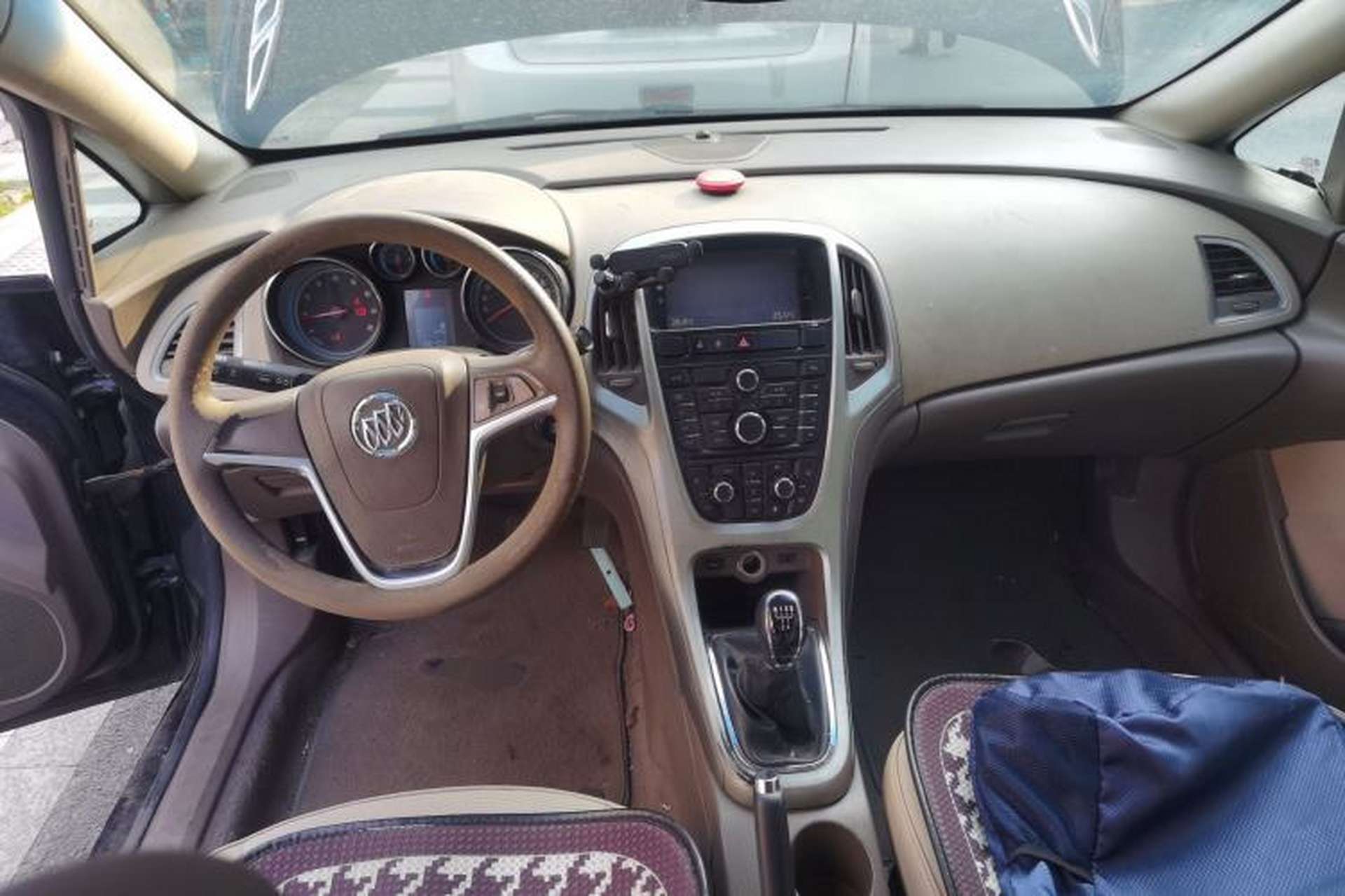 Used Buick GT 2013 GT 1.6L Manual Entry-Level Model Center Console