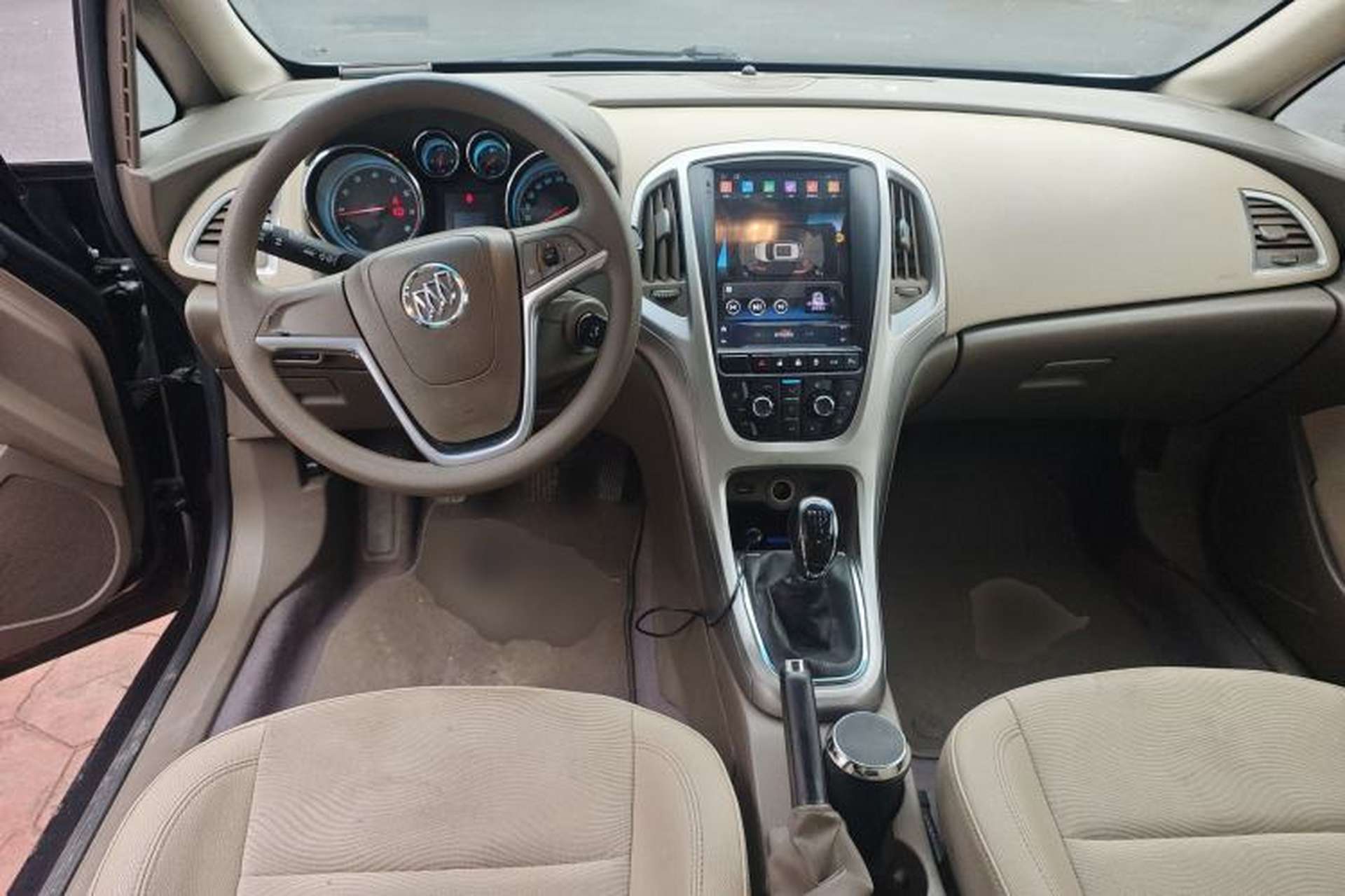 Used Buick GT 2013 GT 1.6L Manual Entry-Level Model Center Console