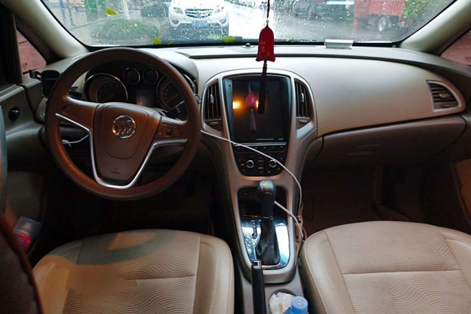 Used Buick GT 2013 GT 1.6L Automatic Fashion Edition Center Console