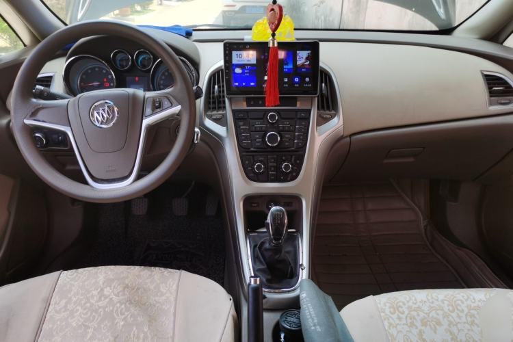 Used Buick GT 2013 GT 1.6L Manual Entry-Level Model Center Console