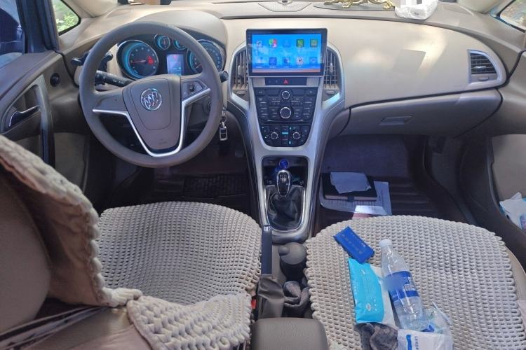 Used Buick GT 2013 XT 1.6L Manual Entry-Level Model Center Console
