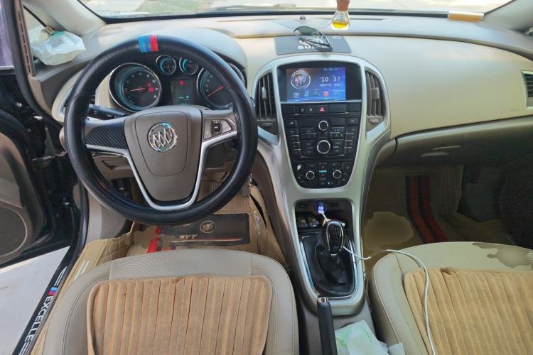 Used Buick GT 2013 GT 1.6L Manual Entry-Level Model Center Console