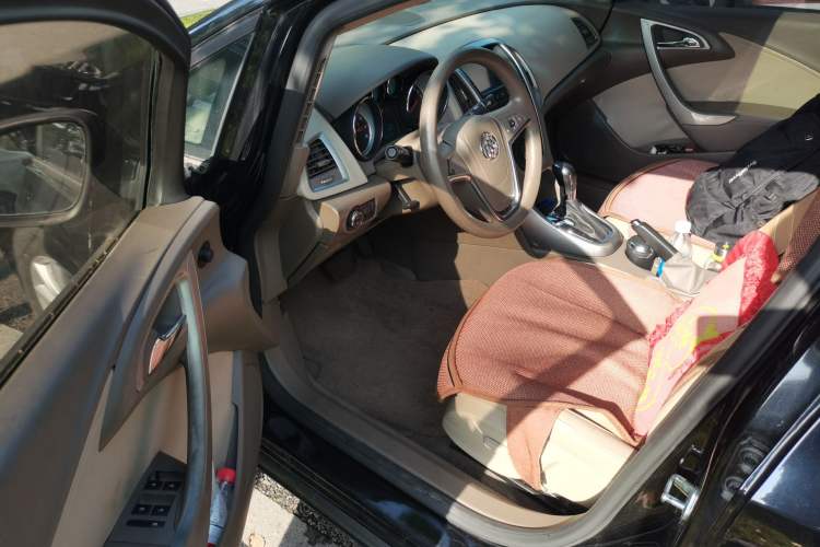 Used Buick GT 2013 GT 1.6L Automatic Fashion Edition Driver Seat