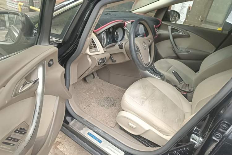 Used Buick GT 2013 GT 1.6L Automatic Fashion Edition Driver Seat