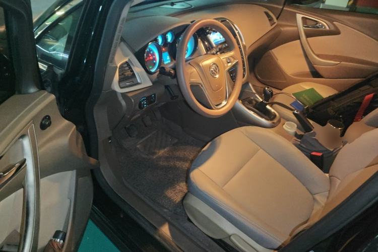 Used Buick GT 2013 GT 1.6L Manual Entry-Level Model Driver Seat