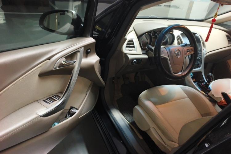 Used Buick GT 2013 GT 1.6L Manual Entry-Level Model Driver Seat