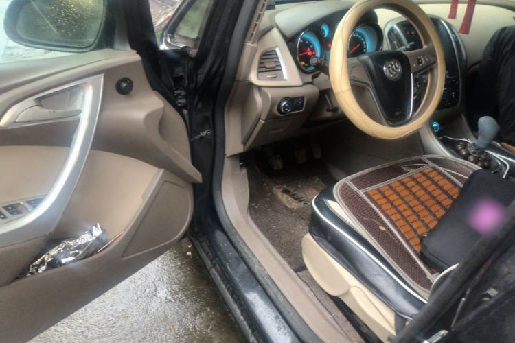 Used Buick GT 2013 GT 1.6L Manual Entry-Level Model Driver Seat