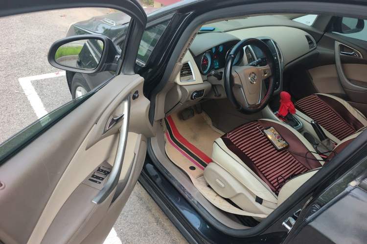 Used Buick GT 2013 GT 1.6L Automatic Fashion Edition Driver Seat