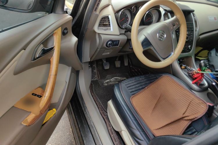 Used Buick GT 2013 GT 1.6L Manual Entry-Level Model Driver Seat